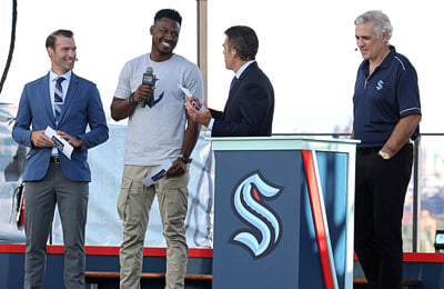 Сиэтл, Рон Фрэнсис, НХЛ, Джеймисон Олексяк, Кэйл Флери, Карсон Соуси, Джоуи Даккор, Тайлер Питлик, Хэйдн Флери, Брэндон Танев, Джон Кенневилл, Крис Дриджер, Коул Линд, Калле Йернкрук, Мэйсон Эпплтон, Гэвин Бэйрьютер, Янни Гурде, Марк Джиордано, Жереми Лоузон, Адам Ларссон, Деннис Чоловски, Витек Ванечек, переходы, Кертис Макдермид, Винс Данн, Уилл Борген, Александр Труе, Морган Гики, Йоонас Донской, Натан Бастиан, Джордан Эберле, Карсен Тварински, Колин Блэкуэлл, Джаред Макканн