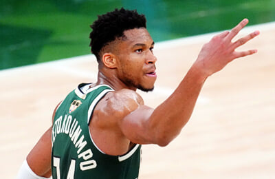 НБА, НБА плей-офф, Милуоки, Финикс, Яннис Адетокумбо, Дрю Холидэй, Крис Пол, Деандре Эйтон, Джей Краудер, Пи Джей Такер, Кэмерон Джонсон, Майк Буденхольцер, Крис Миддлтон, Монти Уильямс