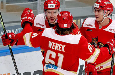 ИИХФ, Брэндон Йип, КХЛ, Шанхай Дрэгонс, Амур, Райан Спрул, олимпийский хоккейный турнир, Сборная Китая по хоккею, Джош Николлс, Михаил Абрамов 1998, Олимпиада-2022