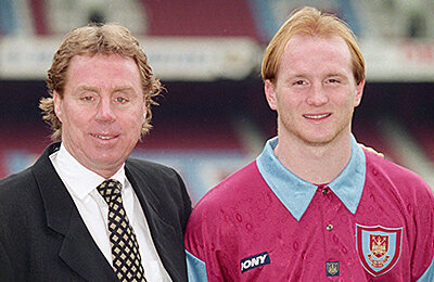 Арсенал, Селтик, Уимблдон, Вест Хэм, Джон Хартсон, Сборная Уэльса по футболу, Ковентри, Гордон Стракан, Лутон, Харри Реднапп