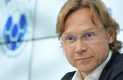 премьер-лига Россия, Валерий Карпин, Сборная России по футболу, Сборная Хорватии по футболу, сборная Мальты по футболу, сборная Кипра по футболу, Зенит, Спартак