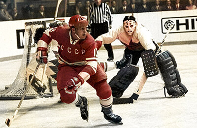 Жан-Поль Паризе, Алан Иглсон, Иван Курнуайе, сборная СССР, Сборная Канады по хоккею с шайбой, Фил Эспозито, Кен Драйден, Александр Якушев, Фрэнк Маховлич, Бобби Кларк, Валерий Харламов, суперсерия, Пол Хендерсон