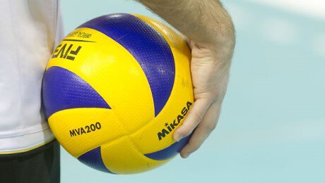 Волейбольные мячи, какой мяч выбрать для классического и пляжного волейбола