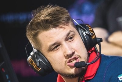 «Adren сказал Зевсу: «Завали #####, пожалуйста». Dosia вспомнил чемпионский путь Gambit в Кракове