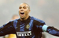 FIFA 19, Роберто Баджо, Зинедин Зидан, Лионель Месси, Маттео Бриги, Икер Касильяс, Джанлуиджи Буффон, Тьерри Анри, Роналдо, Криштиану Роналду, Пол Скоулз, Роналдиньо, Джордж Веа