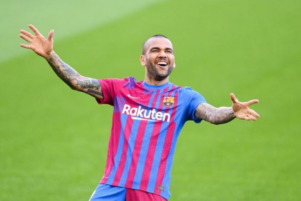 Барселона, Ливерпуль, Дани Алвес, Трент Александер-Арнолд