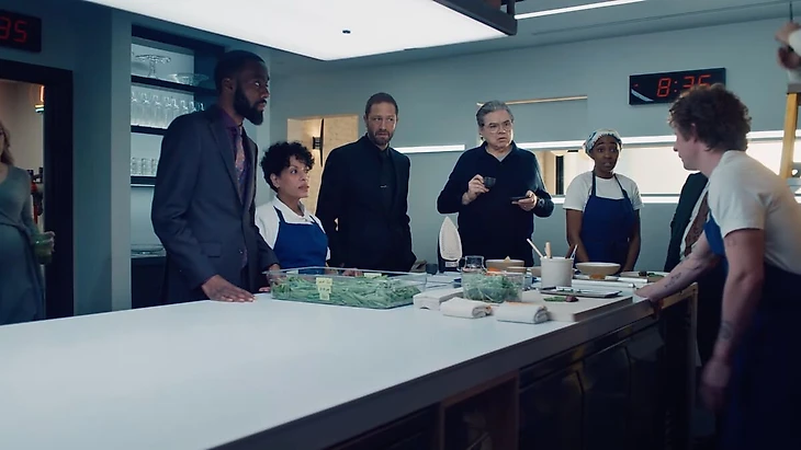 Кадр из третьего сезона сериала «Медведь»