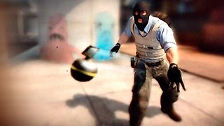 Нашли альфа-версию CS:GO от 2011 года. В ней были женские персонажи, а также SCAR-17 и прибор ночного видения