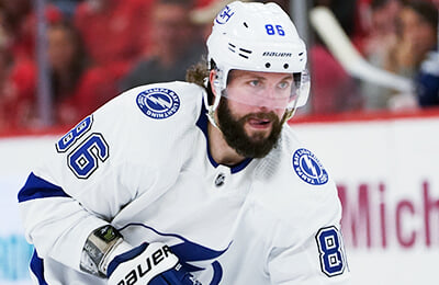 Никита Кучеров, тактика, Брэйден Пойнт, Михаил Сергачев, Энтони Сирелли, Райан Макдона, Стивен Стэмкос, Алекс Киллорн, Виктор Хедман, Тампа-Бэй, Детройт, НХЛ