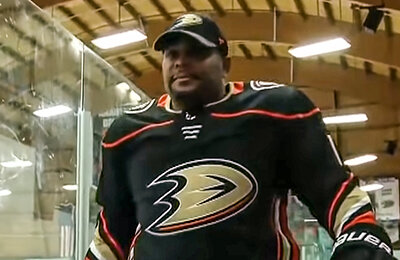 НХЛ, UFC, Даниэль Кормье, Анахайм, Джон Гибсон, Максим Комтуа, Сэм Кэррик, Хабиб Нурмагомедов, Стипе Миочич