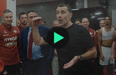 Уникальные кадры: раздевалка «Спартака» после победы над «Зенитом». Чем игроков так обрадовал Карседо?