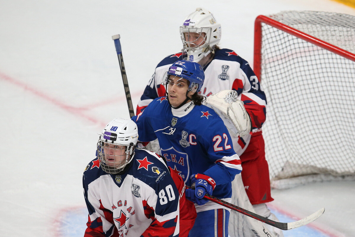 Хуснутдинов вернулся в МХЛ (не играл с октября 2020-го) − и сразу стал капитаном. «СКА-1946» победил 7:2 и повел в серии