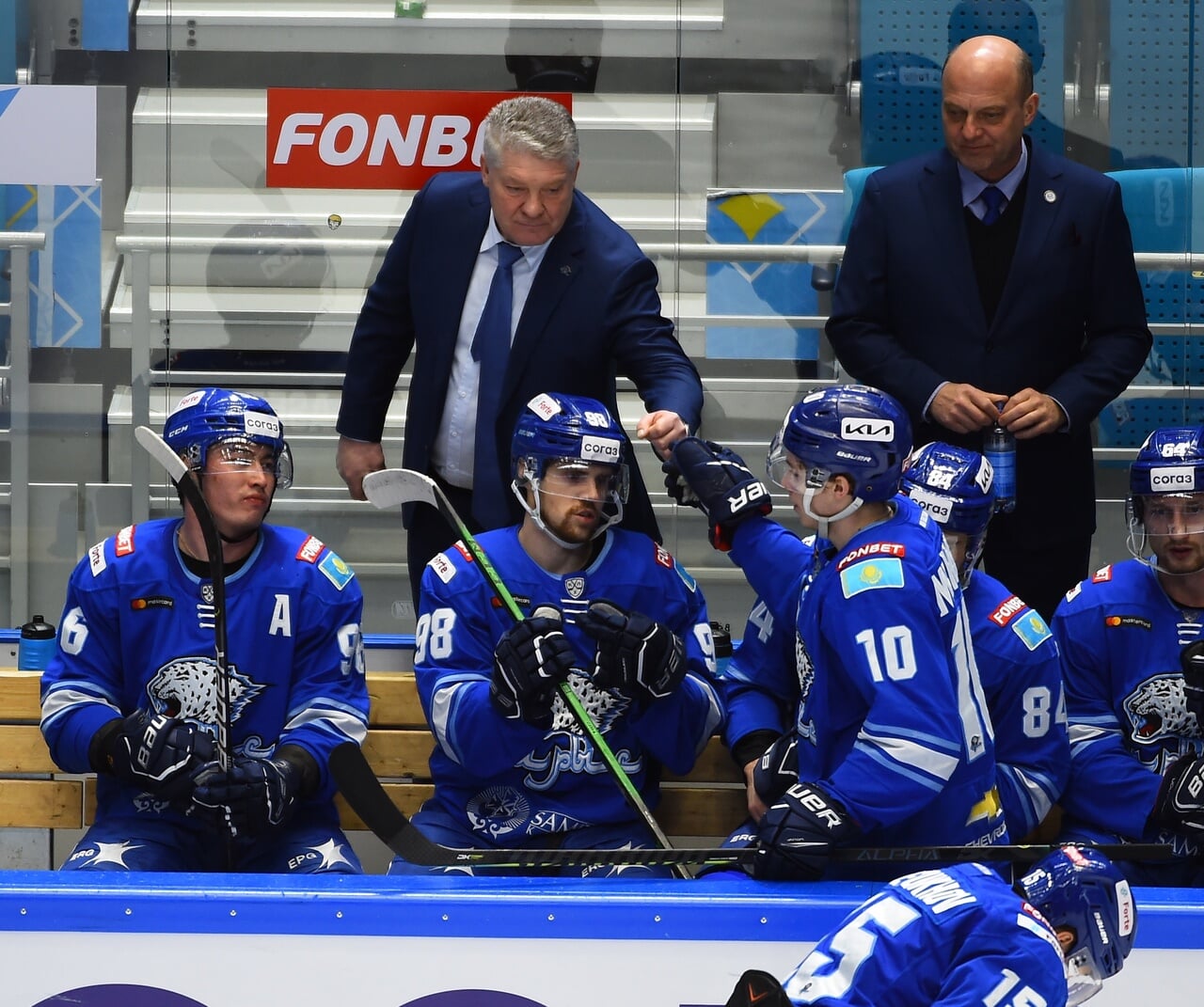 «Барыс» пока огорчает: проиграл в 6 из 8 матчей, радует только одно — Никита Михайлис не перестает забивать