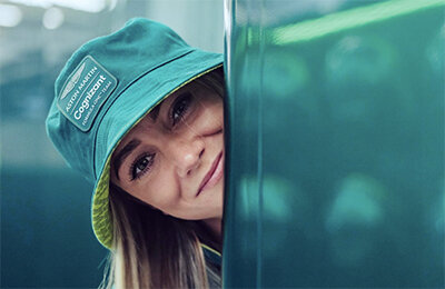 серия W, девушки и спорт