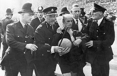 Джимми Гривз, чемпионат мира, Сборная Германии по футболу, Пеле, Сборная Аргентины по футболу, Сборная Англии по футболу, брань