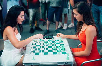 Магнус Карлсен, Александра Ботез, Хикару Накамура