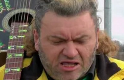 «Надо ждать, пока Пророк Санбой пропьет деньги». Кажется, озвучки Ларго пока не будет