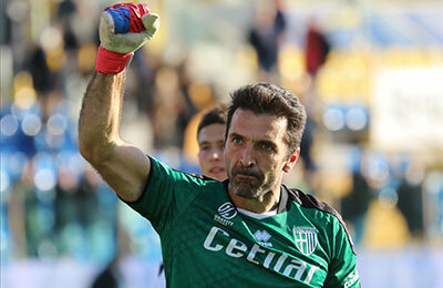 рейтинги, высшая лига Португалия, Франк Рибери, высшая лига Мексика, Клаудио Браво, Ла Лига, Дани Алвес, Альфредо Талавера, Джанлуиджи Буффон, Златан Ибрагимович, Хосе Корона, Хоакин Санчес, Диего Лопес, Аллан Макгрегор, Рейнджерс, Хорхе Молина, Хосе Рейна, Томас Стракоша, Маурицио Сарри, Крэйг Гордон, Фабио Куальярелла, Пепе, Антонио Миранте, Барселона, Ювентус, серия А Италия