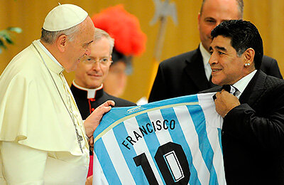 серия А Италия, игровая форма, сборная Ватикана, Милан, Сан-Лоренсо, Криштиану Роналду, Ювентус, Фиорентина, сборная Аргентины, Джанлуиджи Буффон, Наполи, сборная Италии по биатлону, Диего Марадона, Лионель Месси