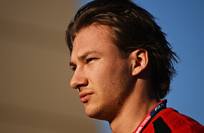 Деннис Хаугер, Формула-2, Гран-при Саудовской Аравии, Према, регламент, ахахаха