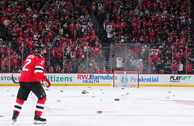 Нью-Джерси, Линди Рафф, Томаш Татар, видео, болельщики, Натан Бастиан, Эрик Хаула, Торонто, Мэтт Мюррей, НХЛ