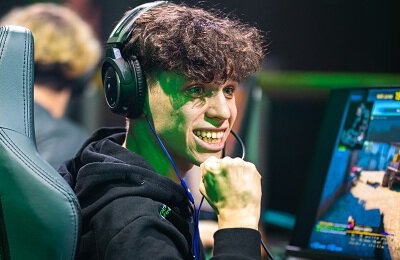 NAVI Junior, Евгений «Aunkere» Карьят