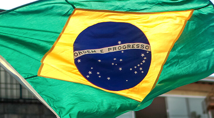 Почему у Бразилии такой необычный флаг с созвездиями? Кстати, его цвета в форму сборной добавил 19-летний юноша