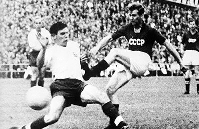 Вава, Валентин Иванов-старший, Юрий Войнов, Дерек Киван, Сборная Англии по футболу, Чемпионат мира по футболу, Игорь Нетто, Эдуард Стрельцов, Анатолий Ильин, Александр Иванов, Гавриил Качалин, Никита Симонян, Лев Яшин, Сборная СССР по футболу, Сборная России по футболу