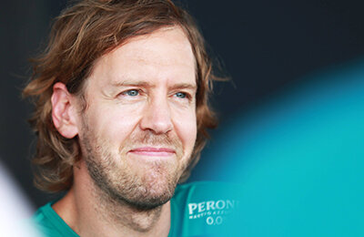 Джордж Расселл, Шарль Леклер, Формула-1, Астон Мартин, Эстебан Окон, Льюис Хэмилтон, NASCAR, Карлос Сайнс, Ред Булл, Марио Андретти, Жан-Эрик Вернь, Себастьян Феттель, Ландо Норрис, Феррари, Нико Росберг, Мик Шумахер, Даниил Квят, Фернандо Алонсо