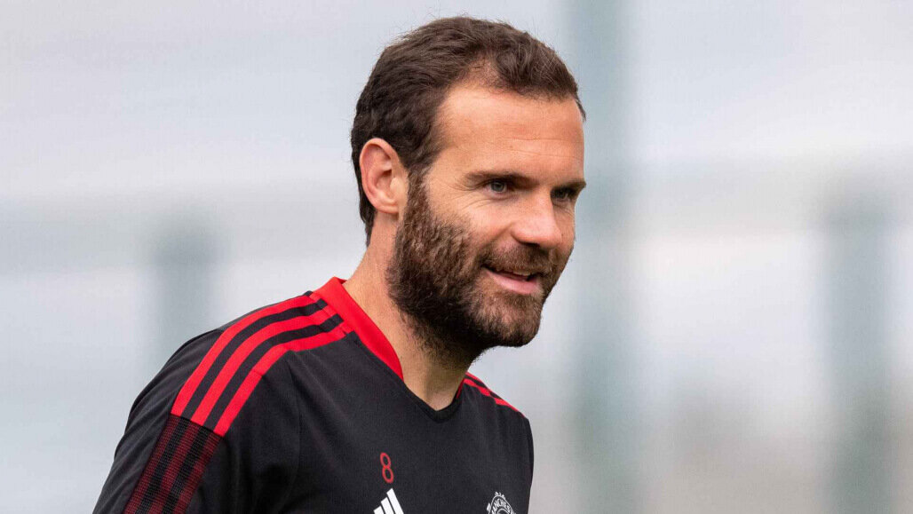 Манчестер Юнайтед, Барселона, Хуан Мата