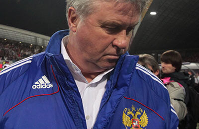 Сборная Словении по футболу, Гус Хиддинк, Нейц Печник, Златко Дедич, Сборная России по футболу, Роман Павлюченко, Александр Кержаков, Андрей Аршавин, Динияр Билялетдинов, Василий Березуцкий, Сергей Игнашевич, Константин Зырянов, Игорь Денисов, Сергей Семак, Юрий Жирков