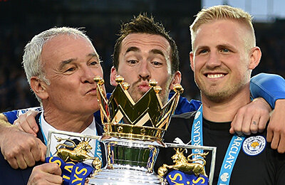 премьер-лига Англия, Лестер, Нголо Канте, Марк Олбрайтон, Дэниэл Дринкуотер, Уэс Морган, Синдзи Окадзаки, Джейми Варди, Роберт Хут, Дэнни Симпсон, Рияд Марез, Кристиан Фукс, Каспер Шмейхель, Клаудио Раньери