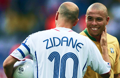 Хотите ретроджерси Зидана, Роналдо или другой легенды детства? Велком в нашу новую игру!