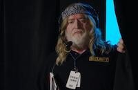 Джейк «SirActionSlacks» Каннер, Гейб Ньюэлл, Флэшмоб, IceFrog, Valve