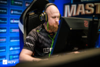 Fnatic, Ставки на киберспорт, Renegades