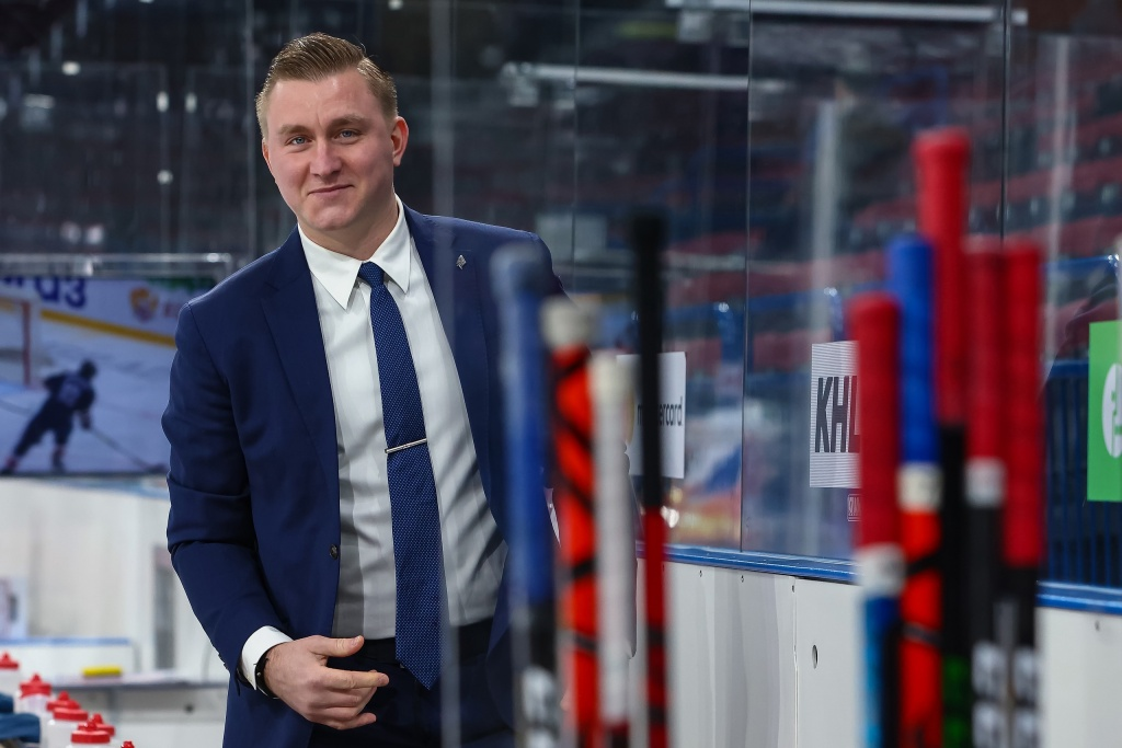 «Я упал на дно, но вылез. Теперь мне есть, чему научить парней». Исповедь Николая Лемтюгова, ставшего тренером в МХЛ