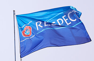 УЕФА, ФИФА