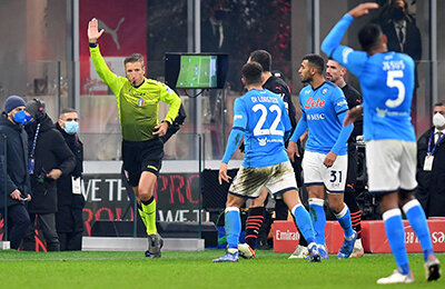 судьи, Жуан Жезус, Наполи, Давиде Масса, Оливье Жиру, Милан, Пьер Калулу, серия А Италия