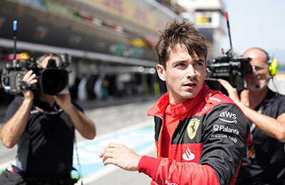 Астон Мартин, Льюис Хэмилтон, Эстебан Окон, Уильямс, Карлос Сайнс, Альфа Таури, Формула-1, Мерседес, Себастьян Феттель, Макларен, Юки Цунода, Ред Булл, Даниэль Риккардо, Джордж Расселл, Ланс Стролл, Феррари, Макс Ферстаппен, Кевин Магнуссен, Пьер Гасли, Валттери Боттас, Мик Шумахер, Александр Албон, Хаас, Шарль Леклер, Альпин, Серхио Перес, Николас Латифи, Фернандо Алонсо, Чжоу Гуаньюй, Ландо Норрис, Заубер, Гран-при Испании