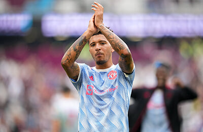 Аарон Уан-Биссака, премьер-лига Англия, Джон Барнс, Донни ван де Бек, Манчестер Юнайтед, Гари Невилл, Оле-Гуннар Сульшер, Бруну Фернандеш, Джейдон Санчо, Криштиану Роналду