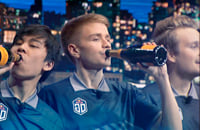 The International, LGD, OG, Лу «Somnus丶M» Яо, Йап «xNova» Джиан Вей, Ван «Ame» Чуньюй, Кристиан «ppasarel» Банасеану, Сюй «fy» Линьсэнь, Йохан «n0tail» Сундштайн, Йессе «JerAx» Вайникка, Яо «QQQ» Йи, Ян «Chalice» Шэньи, Топиас «Topson» Таавитсайнен, Анатан «ana» Фам, Себастьян «Ceb» Дебс