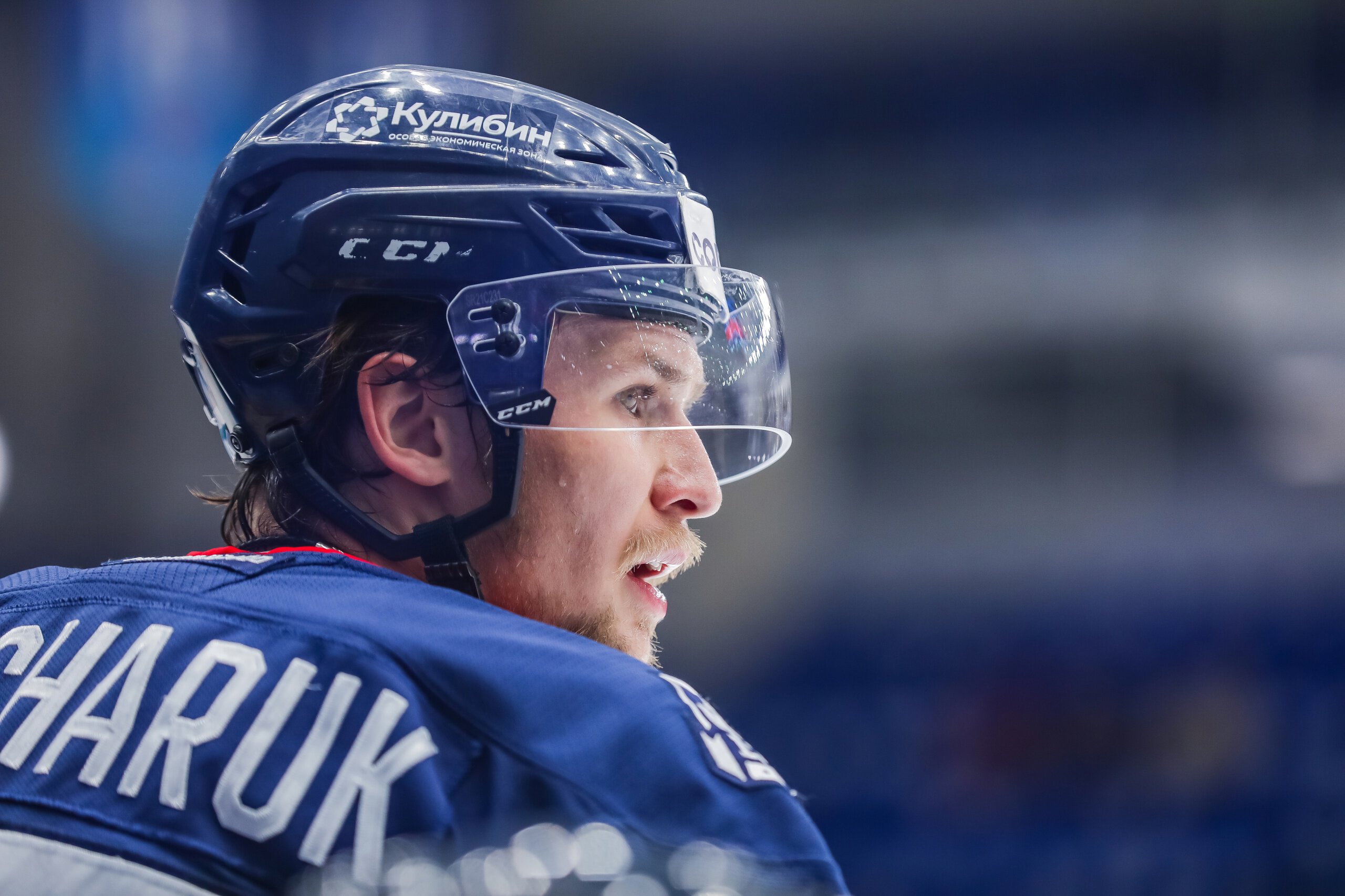 «Приятно играть много в хоккей, в атакующий хоккей, выходить в большинстве». Сергей Гончарук рвется в топ-6 «Торпедо»