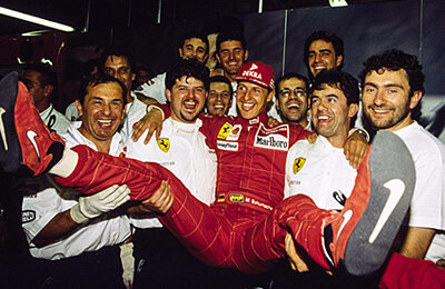 ретро, Формула-1, Себастьян Феттель, Монца, Феррари, Льюис Хэмилтон, Пьер Гасли, Фернандо Алонсо, Хуан-Мануэль Фанхио, Гран-при Италии, Мика Хаккинен, Рубенс Баррикелло, Михаэль Шумахер, Шарль Леклер, Герхард Бергер, Макс Ферстаппен, Даниэль Риккардо