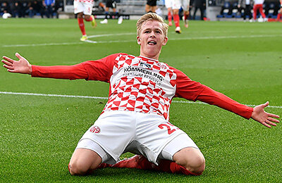 Карим Онисиво, Бо Свенссон, бундеслига Германия, Майнц, Йонатан Буркардт, Кристиан Хайдель, сборная Германии U-21, Ханс-Дитер Флик, Сборная Германии по футболу