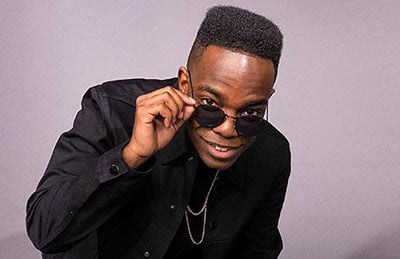 премьер-лига Англия, Владимир Стогниенко, Роман Гутцайт, сборная Руанды, Okko, дискриминация