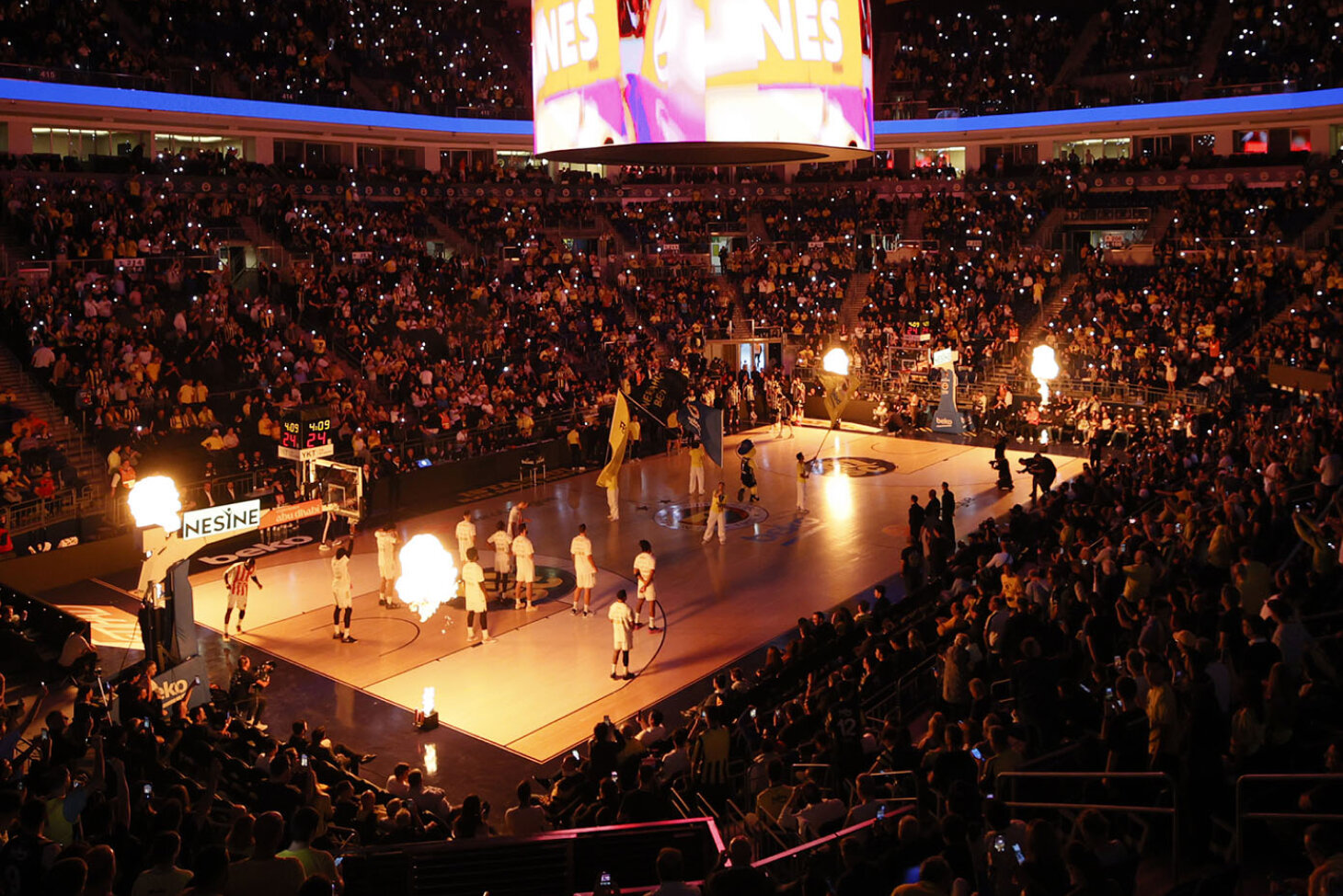 «Фенер» вырвал победу у «Эфеса» в овертайме! Тут лучшие моменты огненного дерби