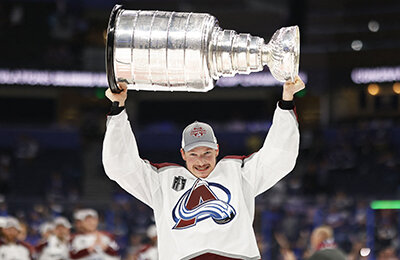 Кэйл Макар, Драфт НХЛ, Колорадо, НХЛ, Грег Карвел, NCAA