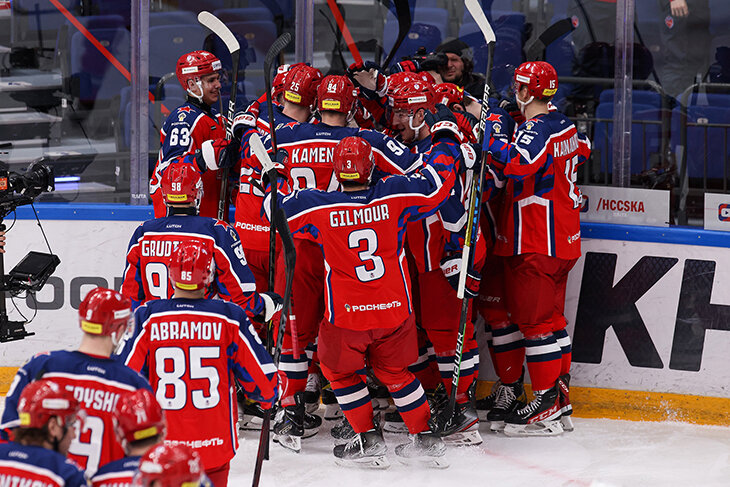 «Локомотив» тонет в серии против ЦСКА: проиграли два матча из двух. Вторую игру затащил Плотников