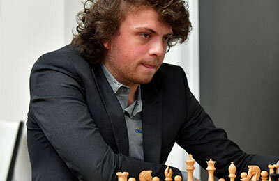 Ханс Ниманн, ФИДЕ, Максим Длуги, Хикару Накамура, Магнус Карлсен, Винсент Каймер