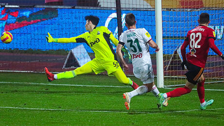 премьер-лига Россия, Локомотив, Даниил Хлусевич, Евгений Марков, Кингс Кангва, Ральф Рангник, Ларс Корнетка, Томас Цорн